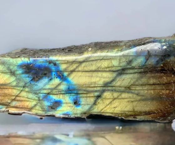 Labradorite Semi Polished 99g