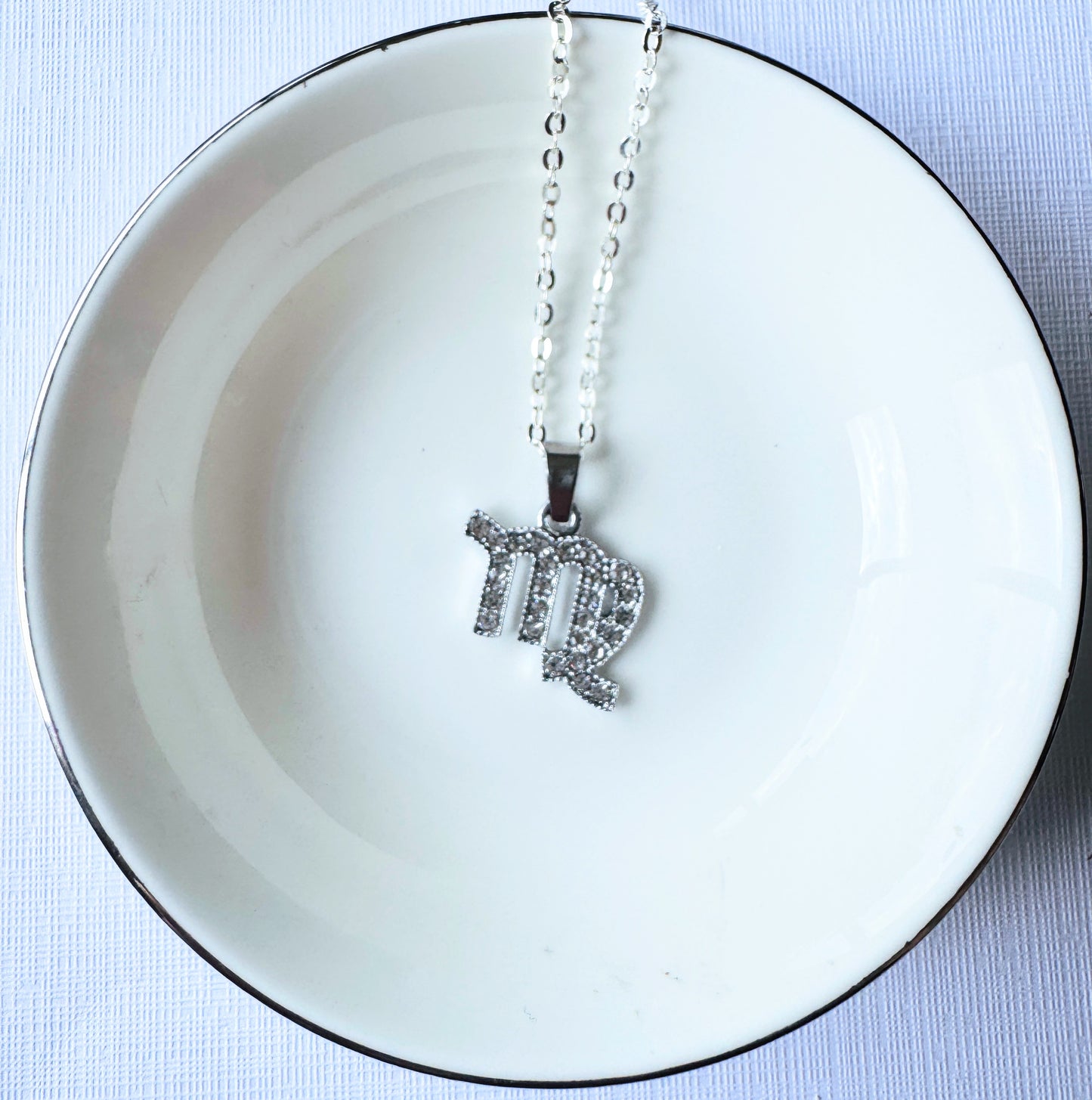 Zodiac charm pendant (chain)
