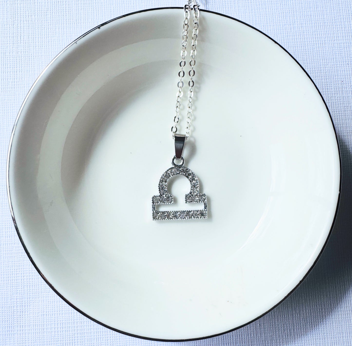 Zodiac charm pendant (chain)