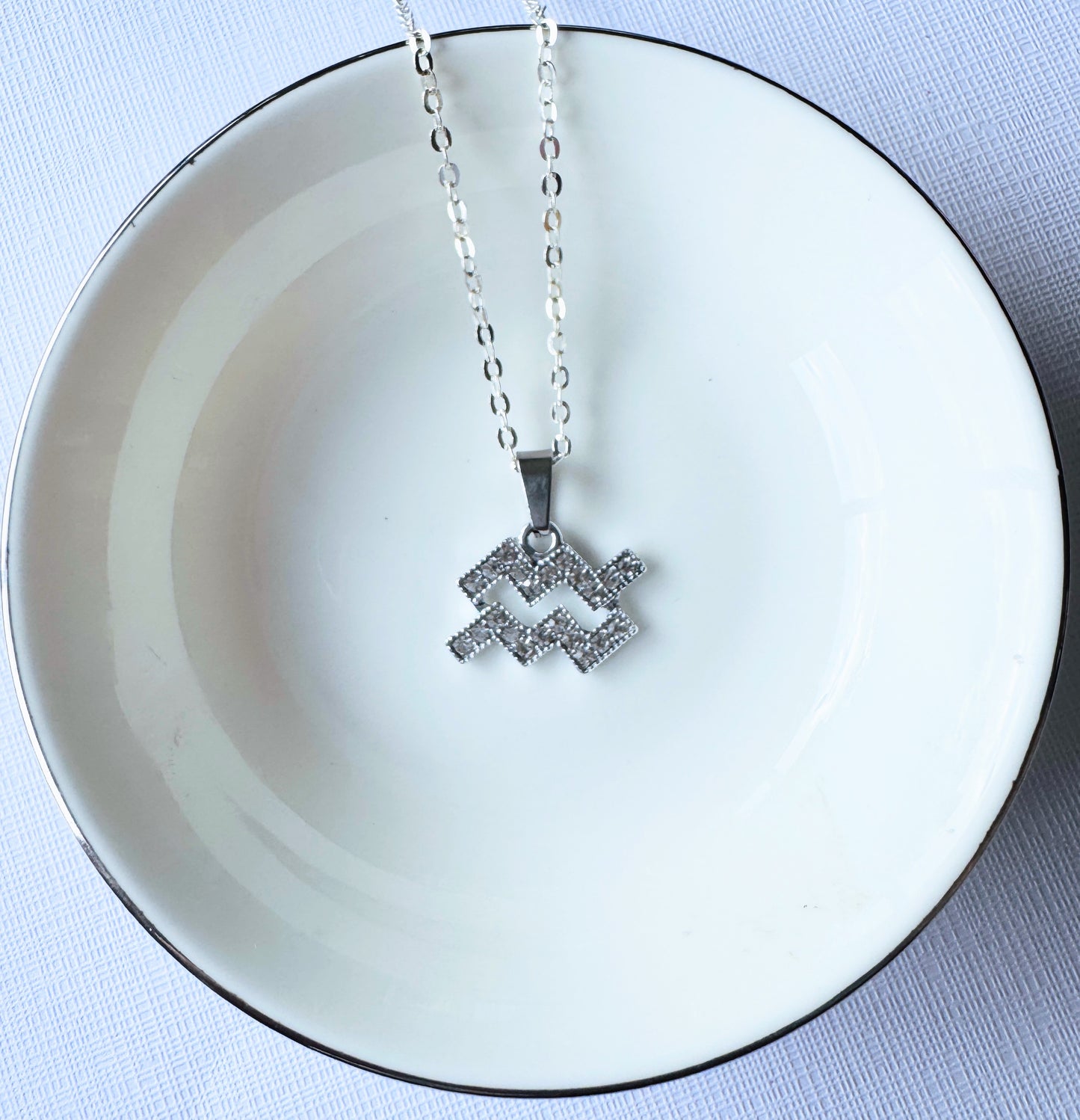 Zodiac charm pendant (chain)