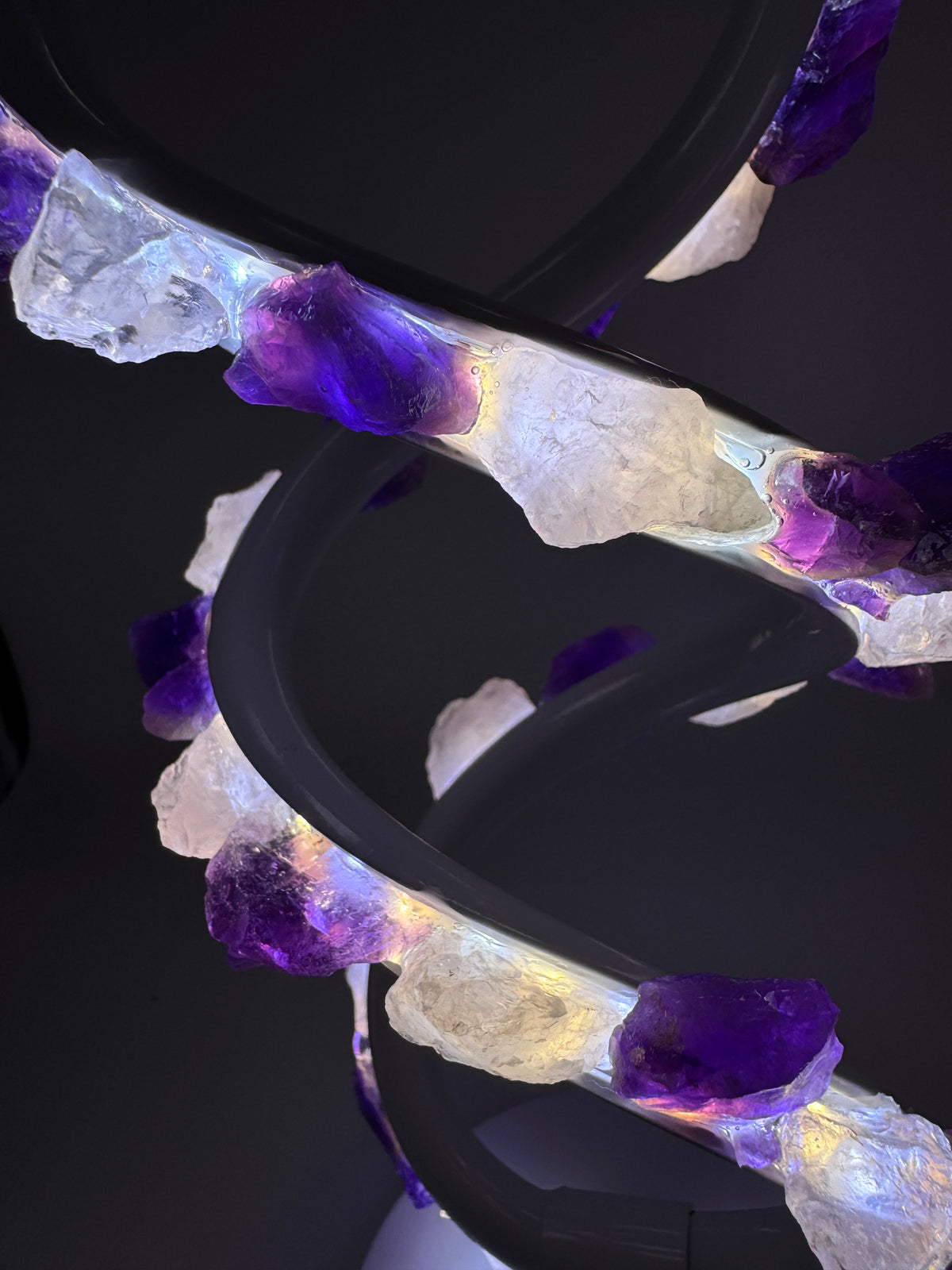 Amethyst Rose Infinity Crystal Lamp (white)