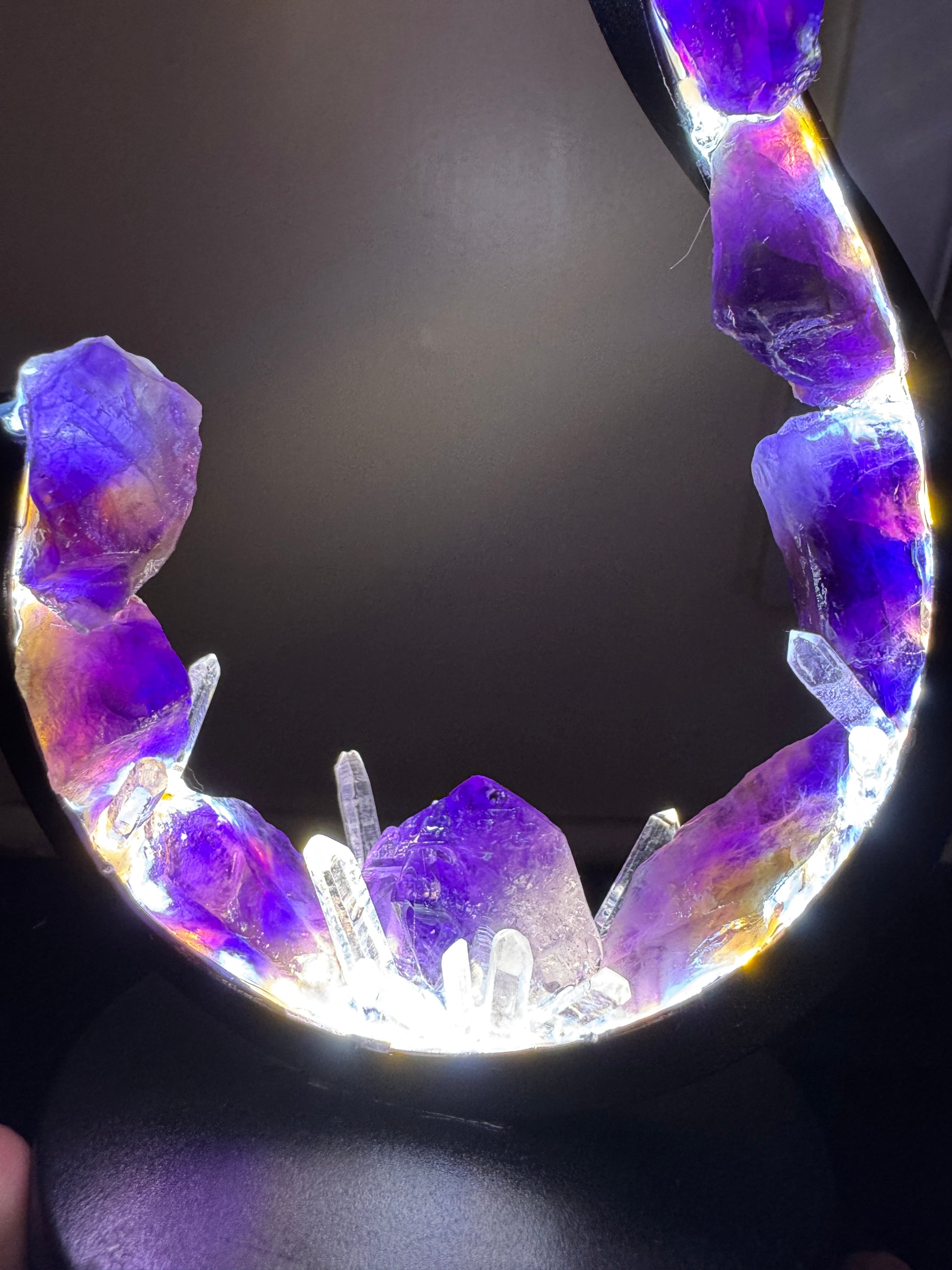 Crystal Wave Lamp featuring amethyst crystal lamp with raw amethyst and quartz points, creating a calming and balanced ambiance.