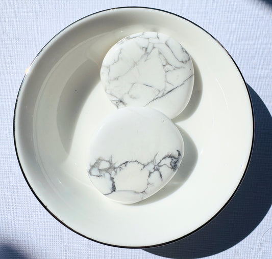 Howlite Palm Stone