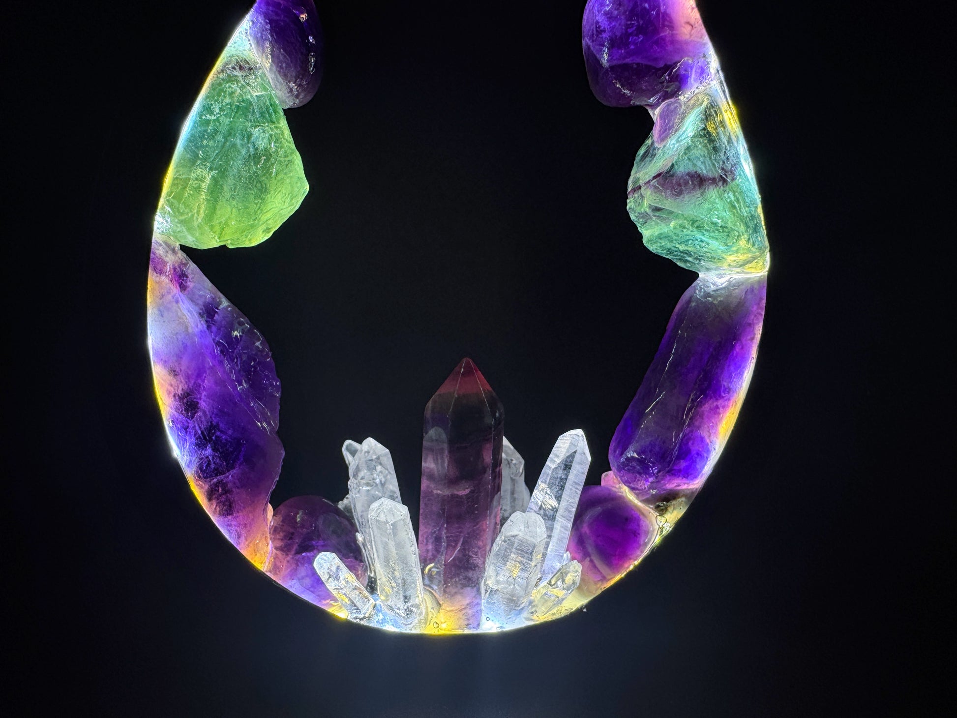 Flame Crystal Lamp "fluorite Dreams" showcasing vibrant fluorite and quartz crystals for an enchanting ambiance.